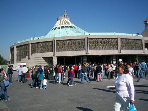 Tour Apariciones de la Virgen de Guadalupe en la Basílica - Tiempo para Misa y Orar